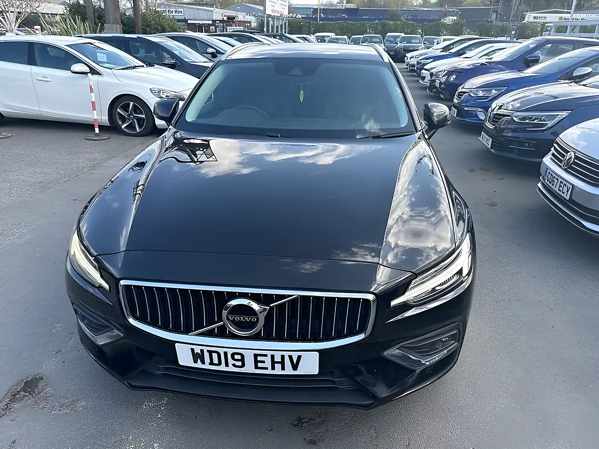 Used 2019 Volvo V60 Inscription Onyx Black - Interior and Exterior details 17
