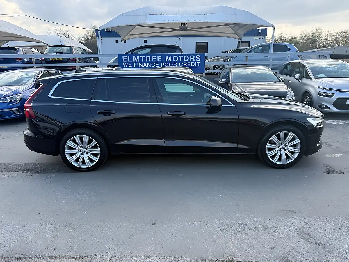 Used 2019 Volvo V60 Inscription Onyx Black - Interior and Exterior details 6