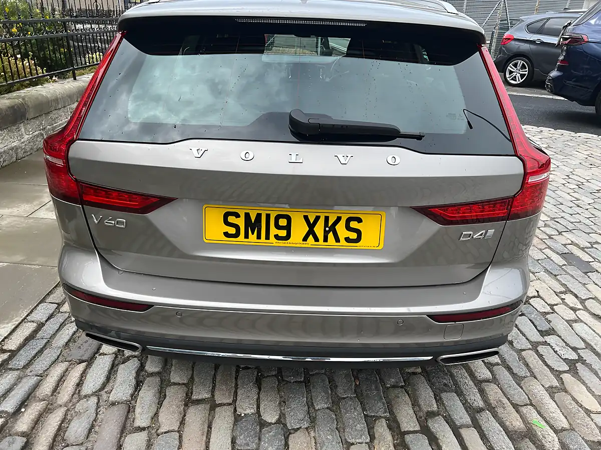 Used 2019 Volvo V60 Inscription Pebble Grey - Interior and Exterior details 10