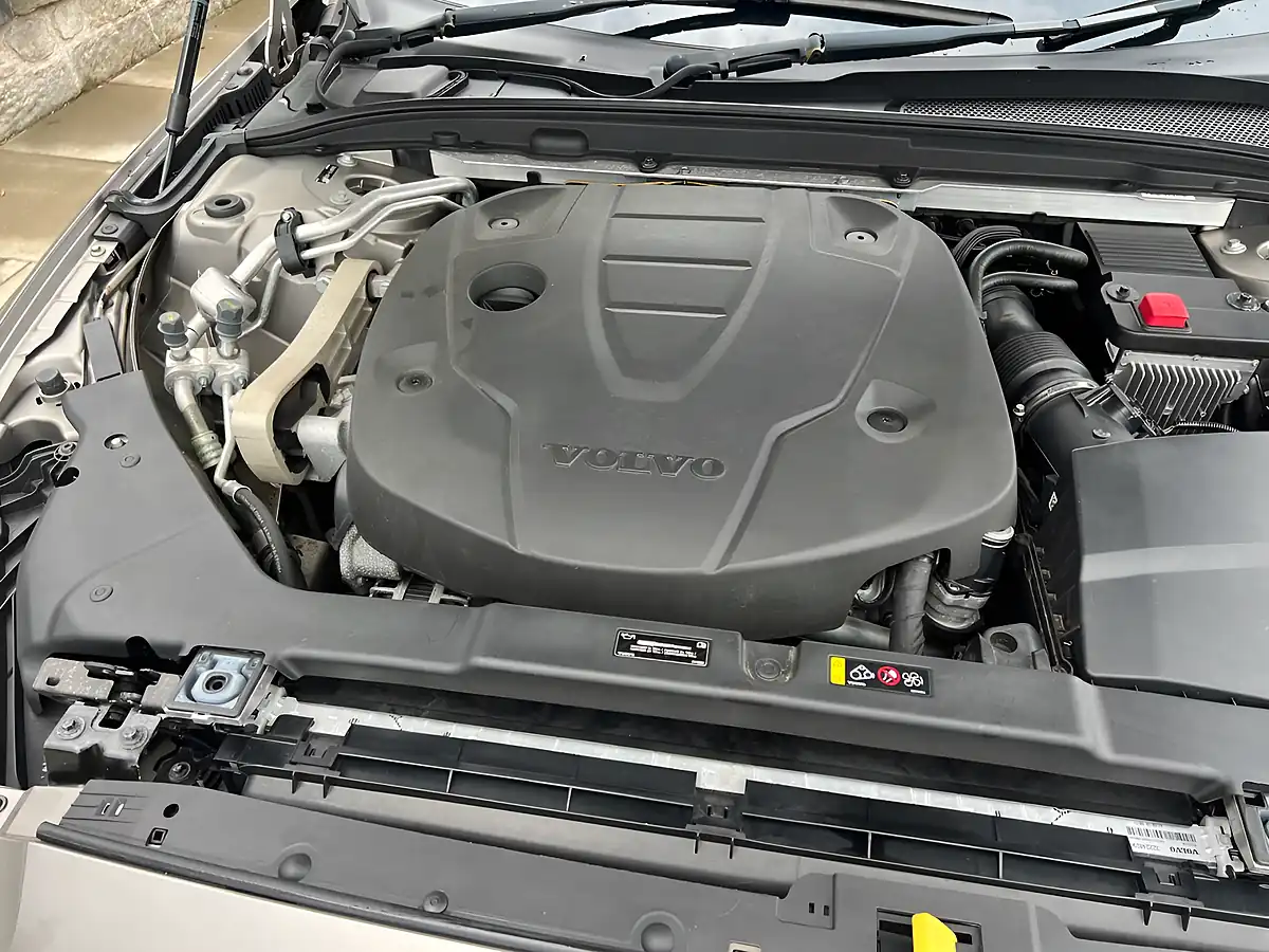 Used 2019 Volvo V60 Inscription Pebble Grey - Interior and Exterior details 18