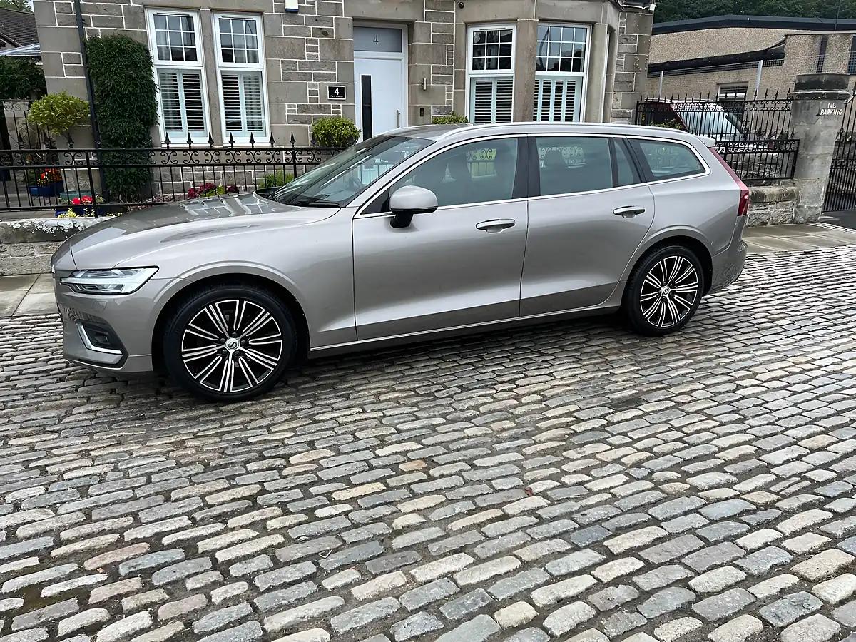 Used 2019 Volvo V60 Inscription Pebble Grey - Interior and Exterior details 4
