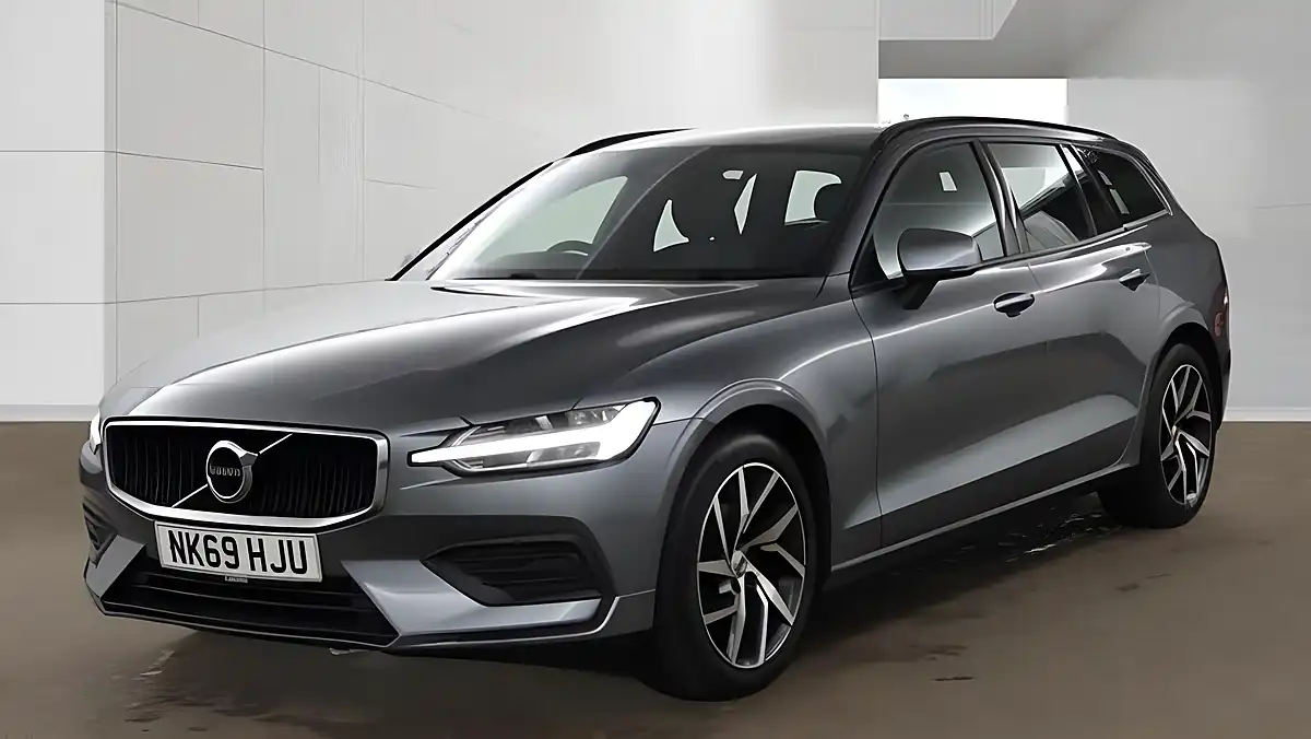 Used 2019 Volvo V60 Momentum Grey - Interior and Exterior details 2