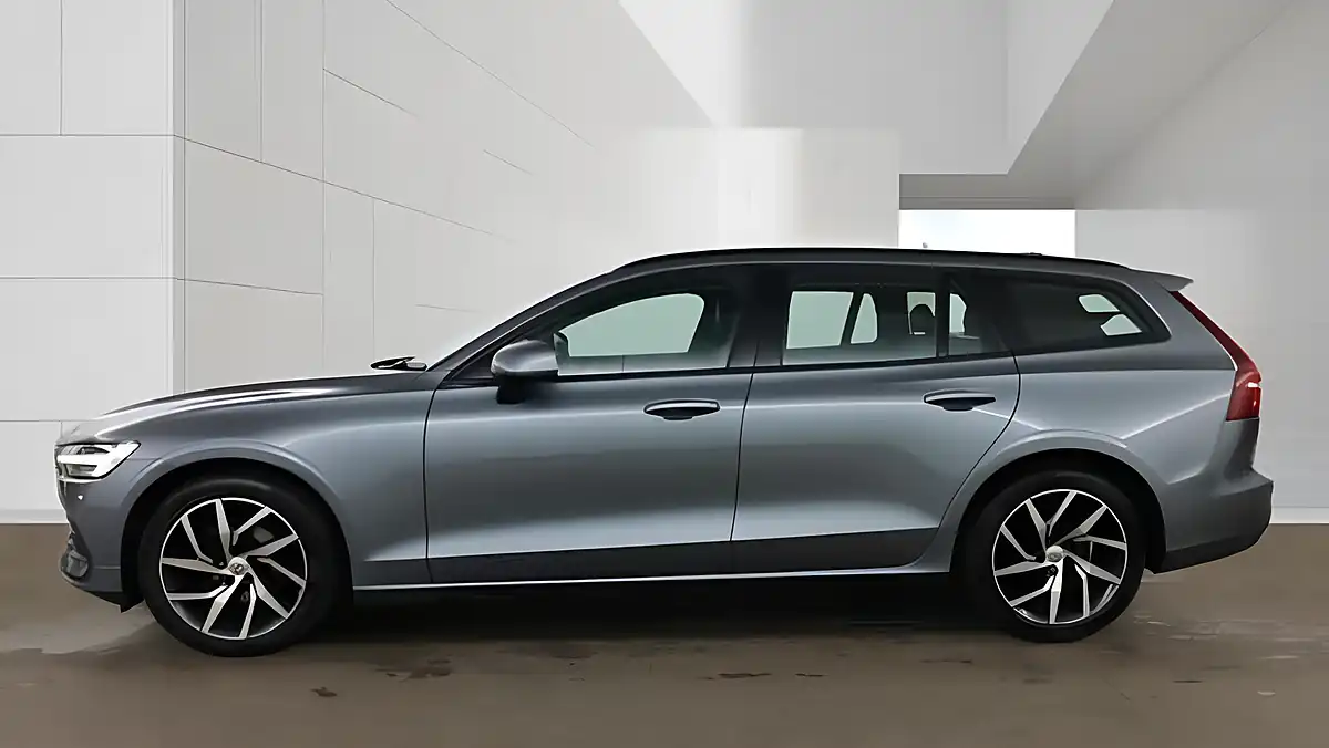 Used 2019 Volvo V60 Momentum Grey - Interior and Exterior details 6