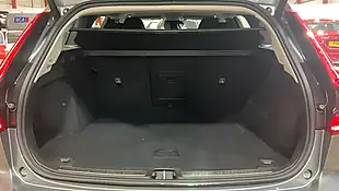 Used 2019 Volvo V60 Momentum Grey - Interior and Exterior details 9
