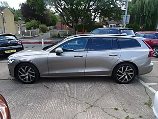 Used 2019 Volvo V60 Momentum Grey - Interior and Exterior details 10
