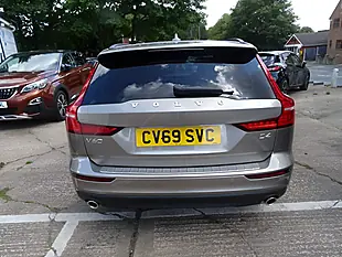 Used 2019 Volvo V60 Momentum Grey - Interior and Exterior details 11