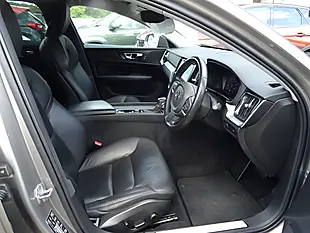 Used 2019 Volvo V60 Momentum Grey - Interior and Exterior details 17