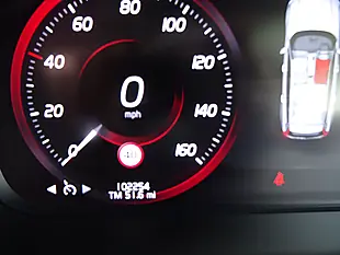 Used 2019 Volvo V60 Momentum Grey - Interior and Exterior details 7