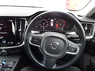Used 2019 Volvo V60 Momentum Grey - Interior and Exterior details 9