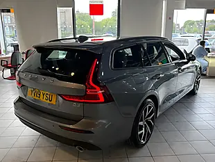 Used 2019 Volvo V60 Momentum Plus Grey - Interior and Exterior details 10