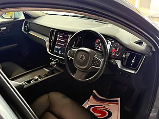 Used 2019 Volvo V60 Momentum Plus Grey - Interior and Exterior details 14