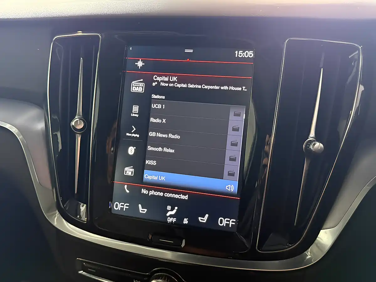 Used 2019 Volvo V60 Momentum Plus Grey - Interior and Exterior details 15