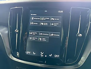 Used 2019 Volvo V60 Momentum Plus Grey - Interior and Exterior details 17