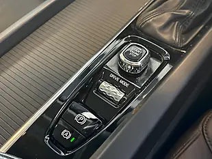 Used 2019 Volvo V60 Momentum Plus Grey - Interior and Exterior details 19