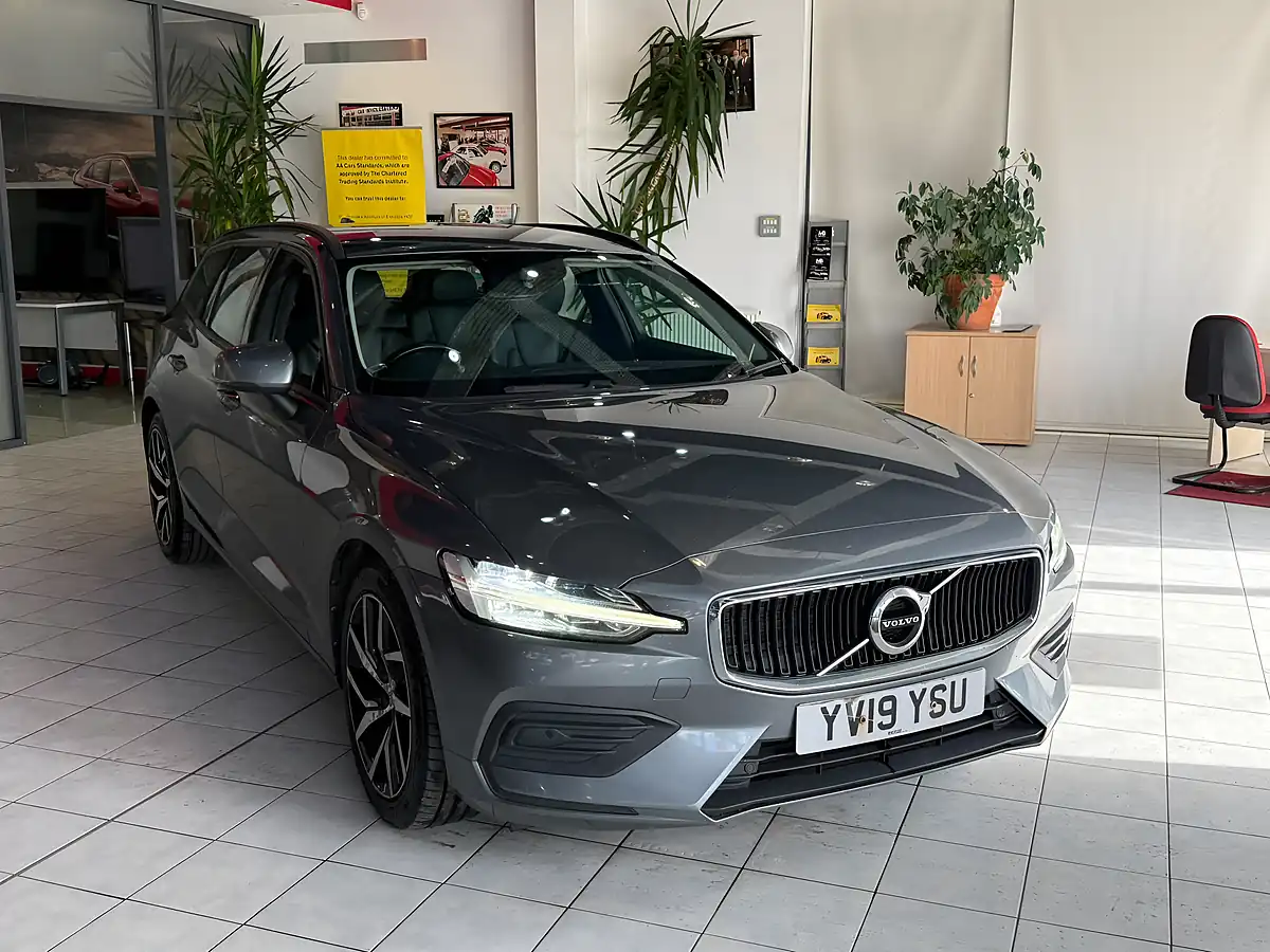 Used 2019 Volvo V60 Momentum Plus Grey - Interior and Exterior details 2