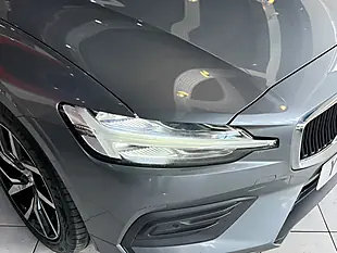 Used 2019 Volvo V60 Momentum Plus Grey - Interior and Exterior details 3