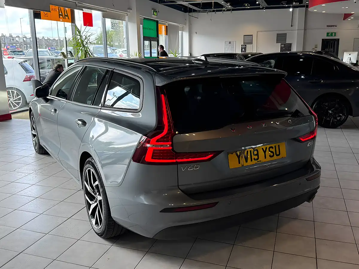 Used 2019 Volvo V60 Momentum Plus Grey - Interior and Exterior details 7