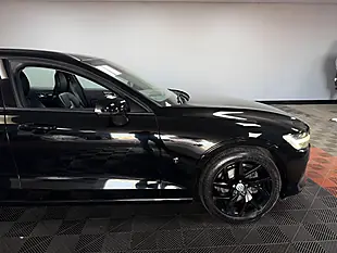 Used 2019 Volvo V60 Momentum Plus Onyx Black - Interior and Exterior details 10