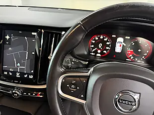 Used 2019 Volvo V60 Momentum Plus Onyx Black - Interior and Exterior details 16
