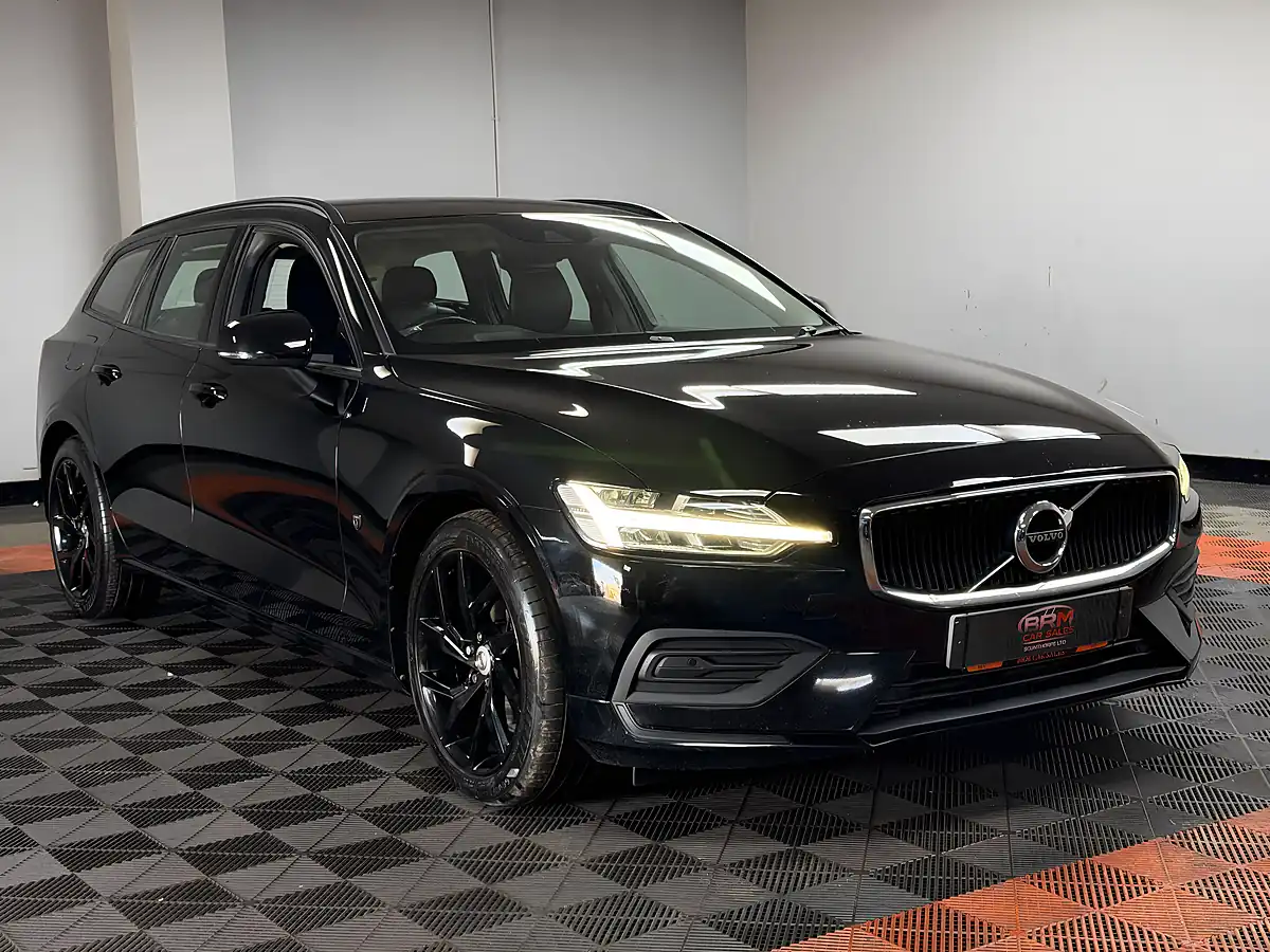 Used 2019 Volvo V60 Momentum Plus Onyx Black - Interior and Exterior details 2