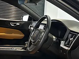 Used 2019 Volvo V60 Momentum Pro Black - Interior and Exterior details 2