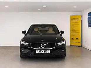 Used 2019 Volvo V60 Momentum Pro Black - Interior and Exterior details 5