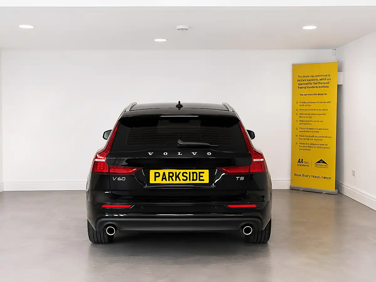 Used 2019 Volvo V60 Momentum Pro Black - Interior and Exterior details 6