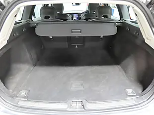 Used 2019 Volvo V60 Momentum Pro Grey - Interior and Exterior details 11