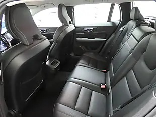 Used 2019 Volvo V60 Momentum Pro Grey - Interior and Exterior details 9