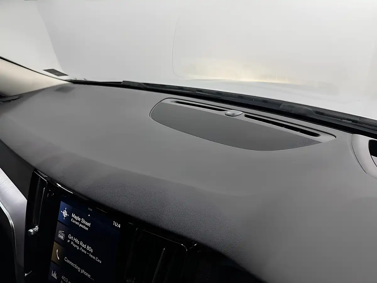 Used 2019 Volvo V60 Momentum Pro Silver - Interior and Exterior details 13