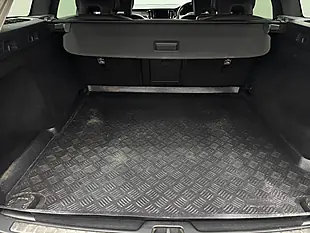 Used 2019 Volvo V60 Momentum Pro Silver - Interior and Exterior details 19