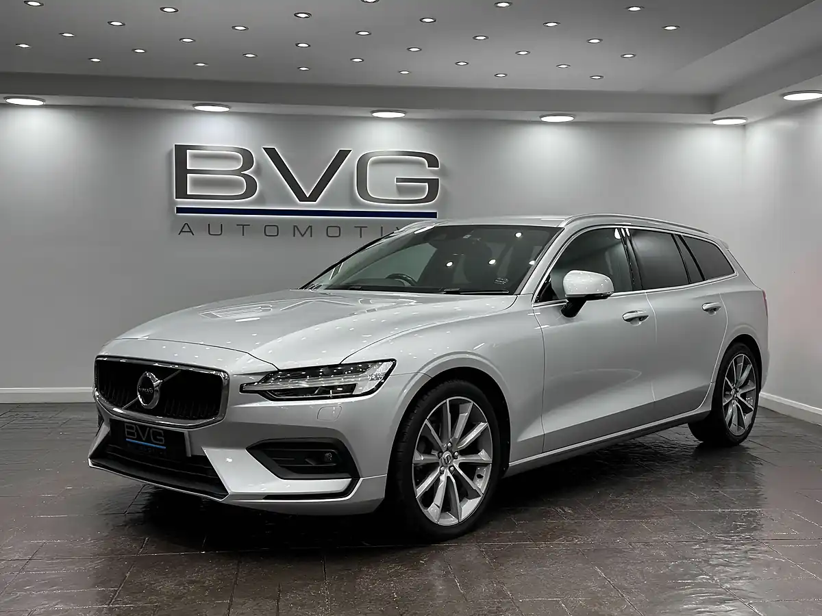 Used 2019 Volvo V60 Momentum Pro Silver - Interior and Exterior details 5