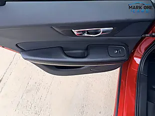 Used 2019 Volvo V60 Momentum Red - Interior and Exterior details 17