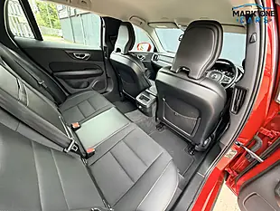 Used 2019 Volvo V60 Momentum Red - Interior and Exterior details 18