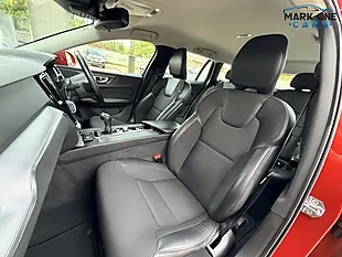 Used 2019 Volvo V60 Momentum Red - Interior and Exterior details 19