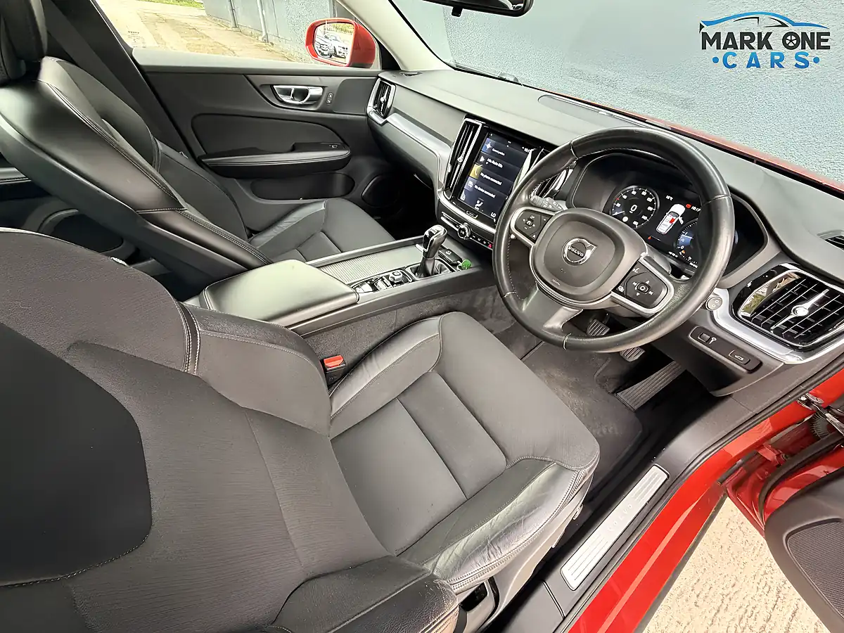 Used 2019 Volvo V60 Momentum Red - Interior and Exterior details 20