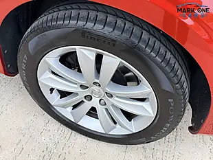 Used 2019 Volvo V60 Momentum Red - Interior and Exterior details 4