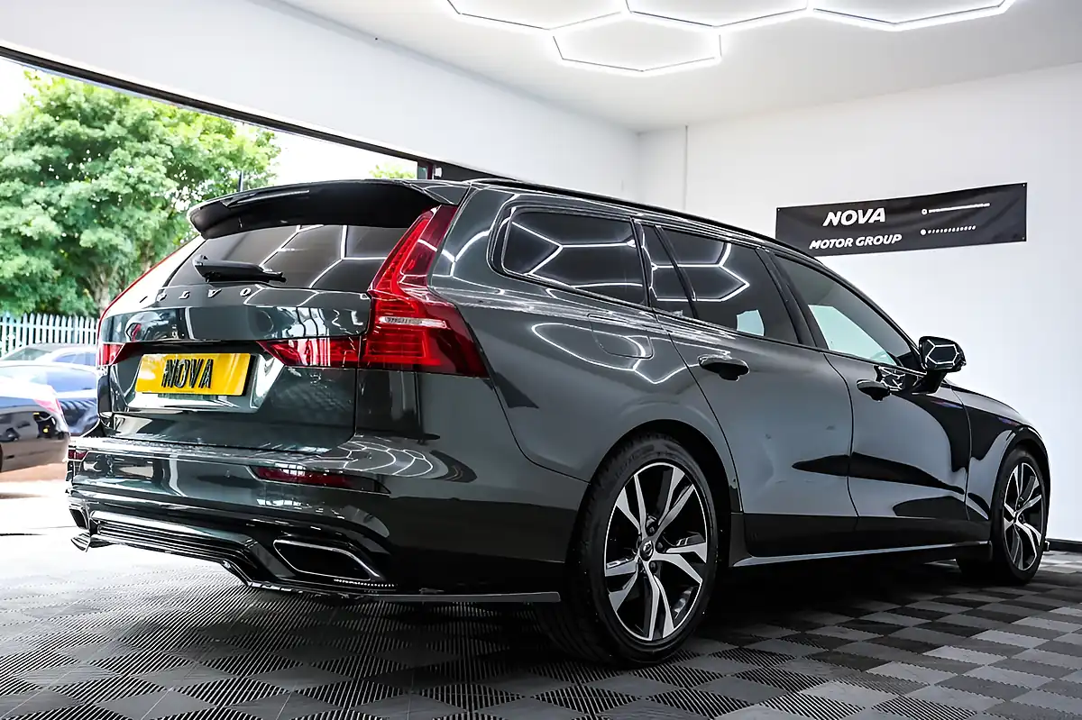 Used 2019 Volvo V60 R-Design Grey - Interior and Exterior details 10