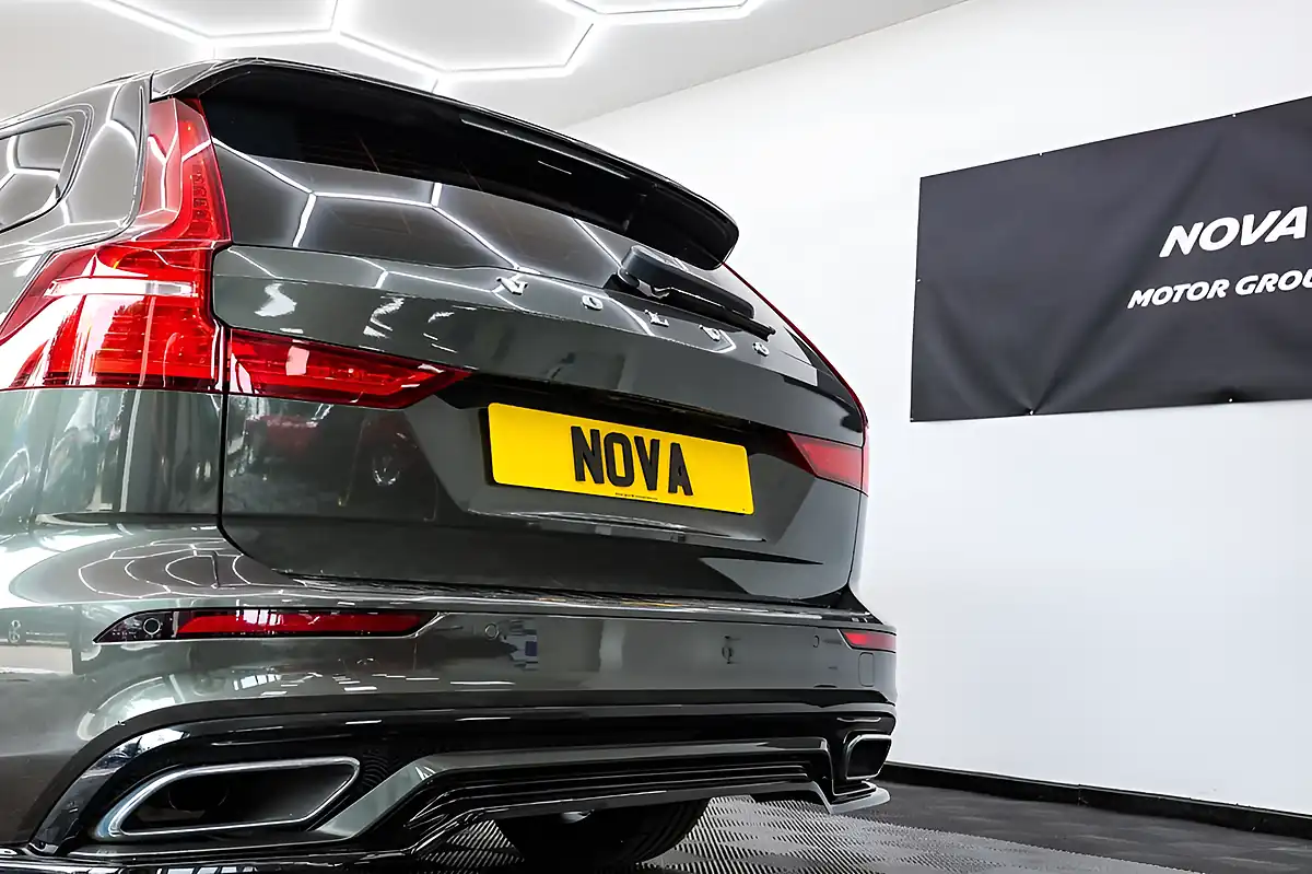 Used 2019 Volvo V60 R-Design Grey - Interior and Exterior details 14