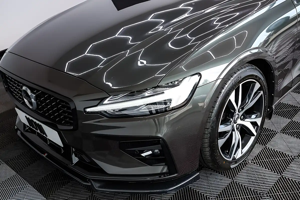 Used 2019 Volvo V60 R-Design Grey - Interior and Exterior details 17