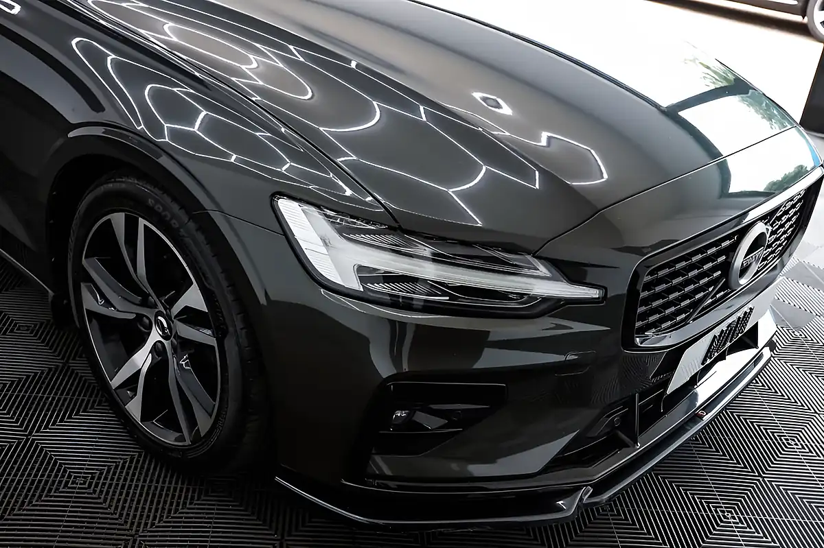 Used 2019 Volvo V60 R-Design Grey - Interior and Exterior details 19