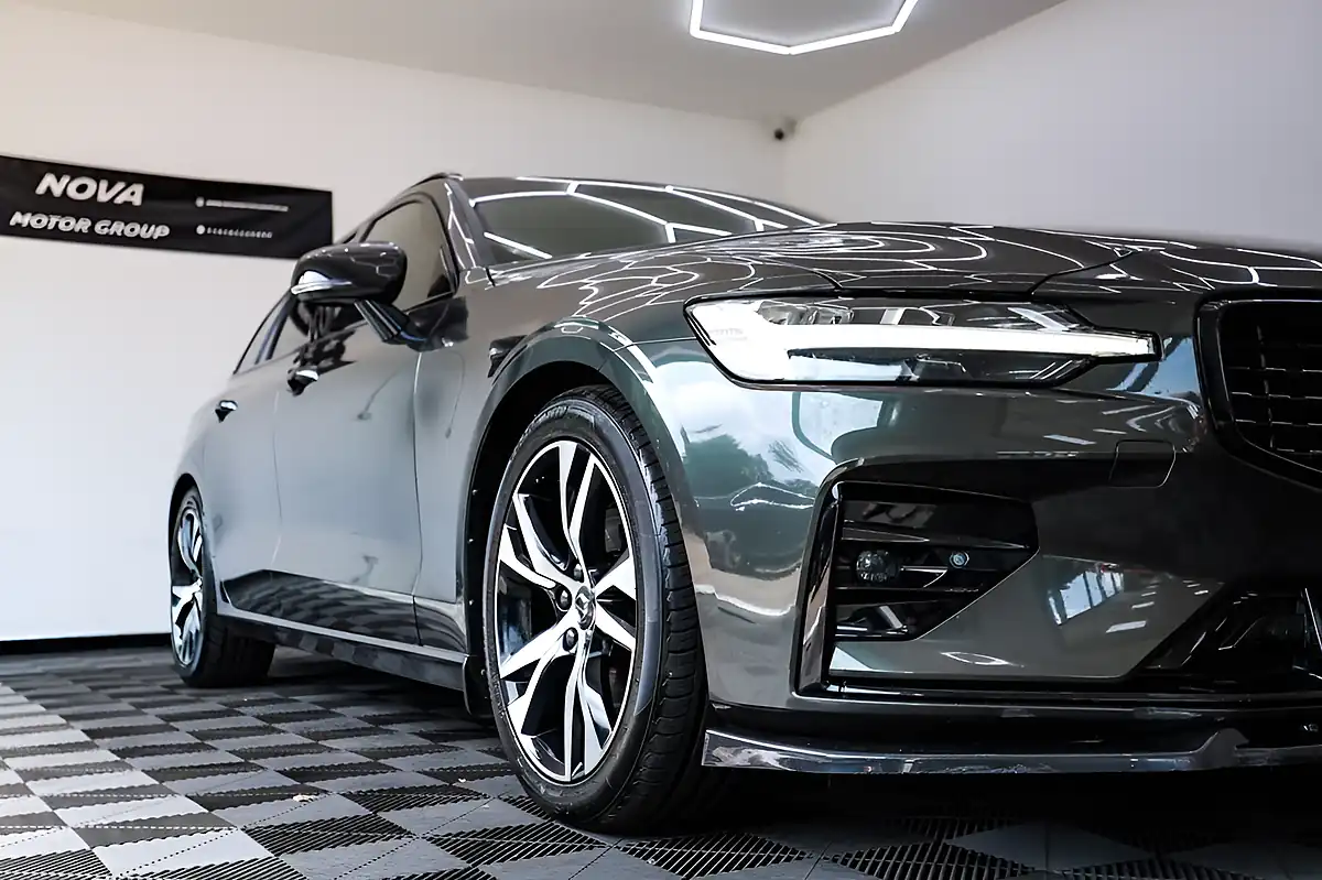 Used 2019 Volvo V60 R-Design Grey - Interior and Exterior details 20