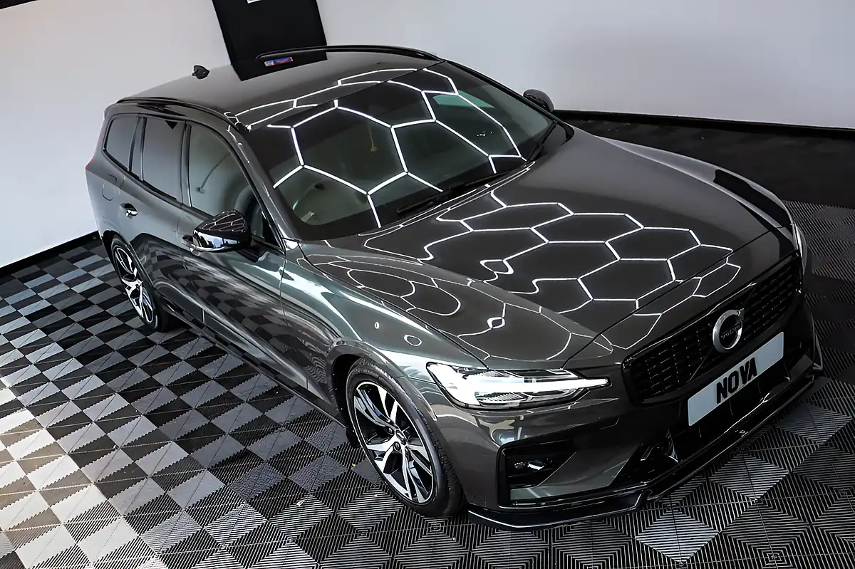 Used 2019 Volvo V60 R-Design Grey - Interior and Exterior details 4