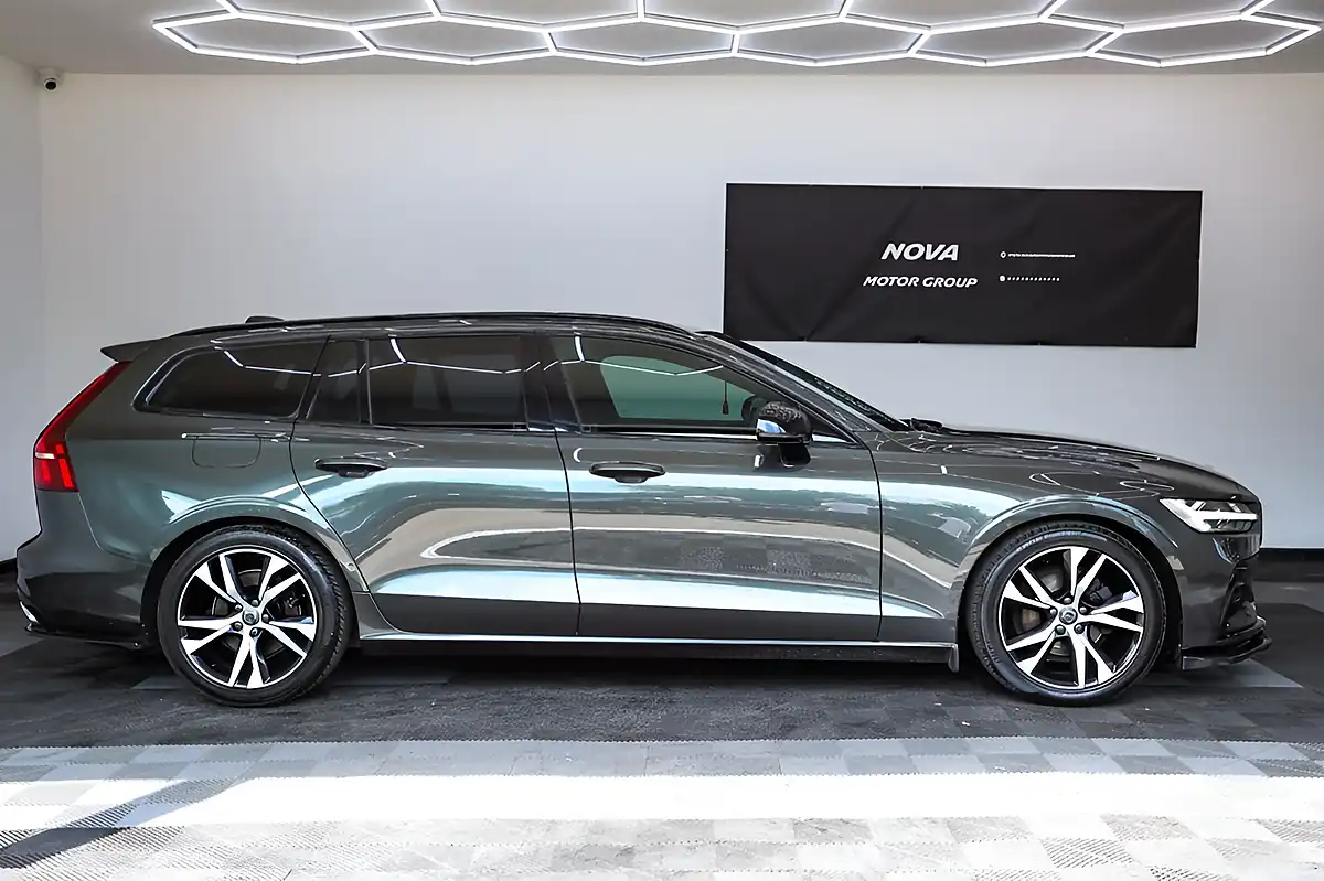 Used 2019 Volvo V60 R-Design Grey - Interior and Exterior details 5