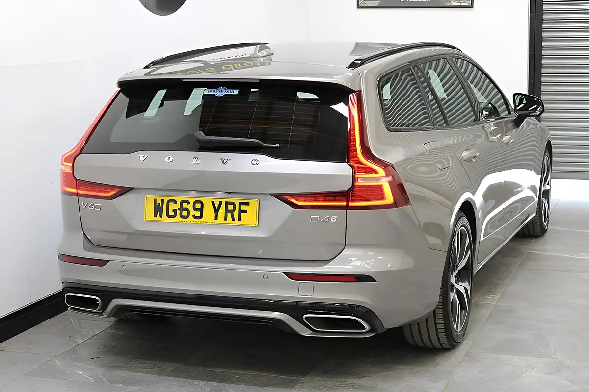 Used 2019 Volvo V60 R-Design Grey - Interior and Exterior details 10