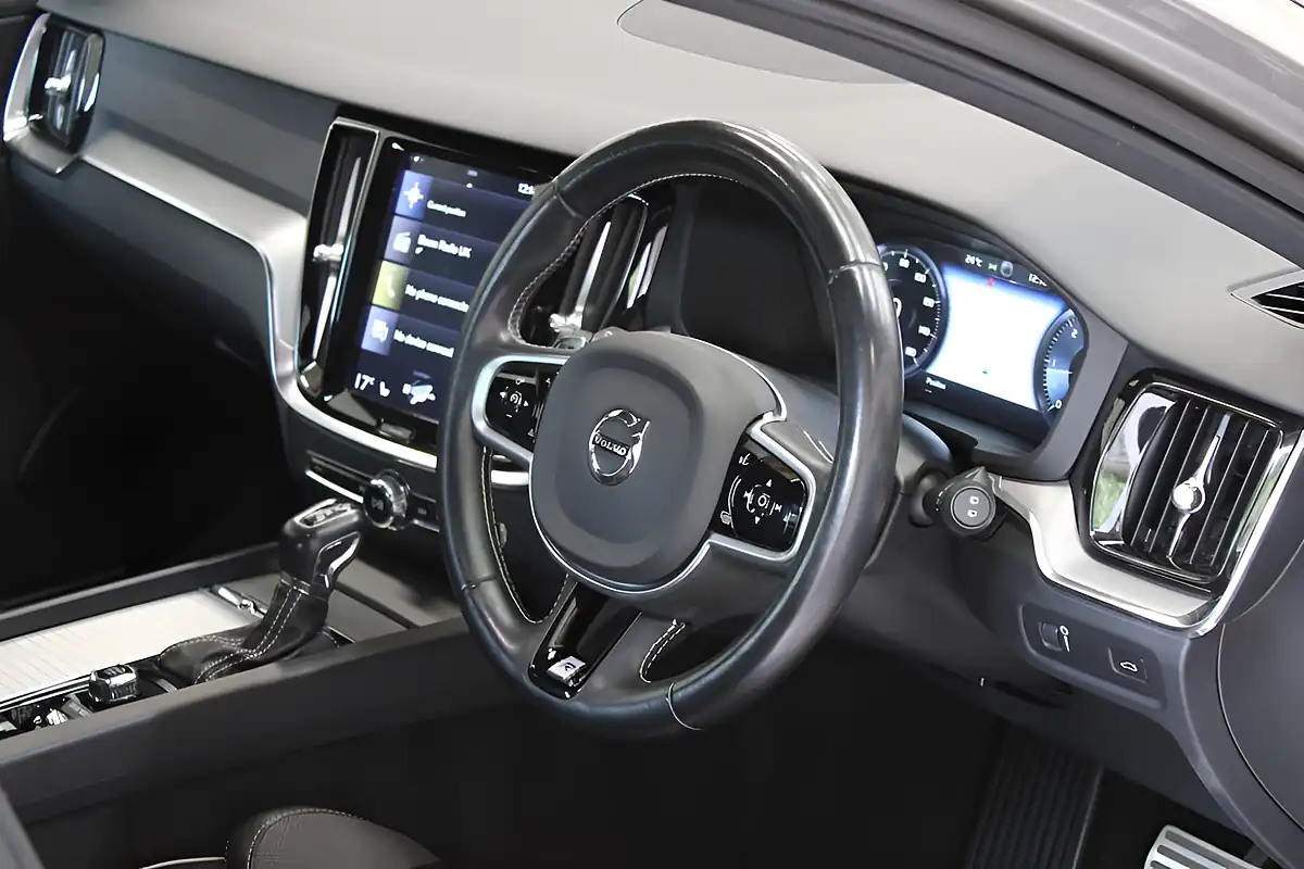 Used 2019 Volvo V60 R-Design Grey - Interior and Exterior details 19
