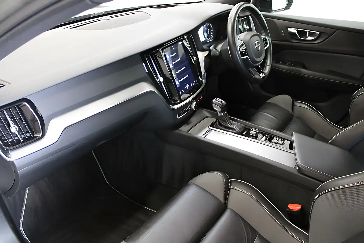 Used 2019 Volvo V60 R-Design Grey - Interior and Exterior details 2