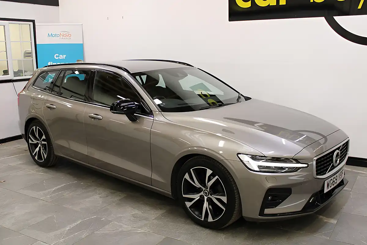 Used 2019 Volvo V60 R-Design Grey - Interior and Exterior details 5