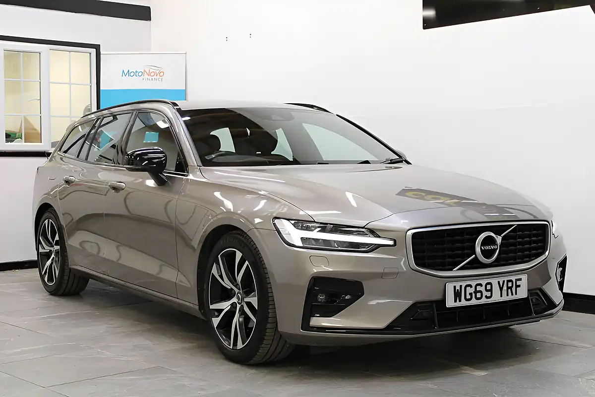 Used 2019 Volvo V60 R-Design Grey - Interior and Exterior details 6