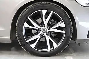 Used 2019 Volvo V60 R-Design Grey - Interior and Exterior details 9